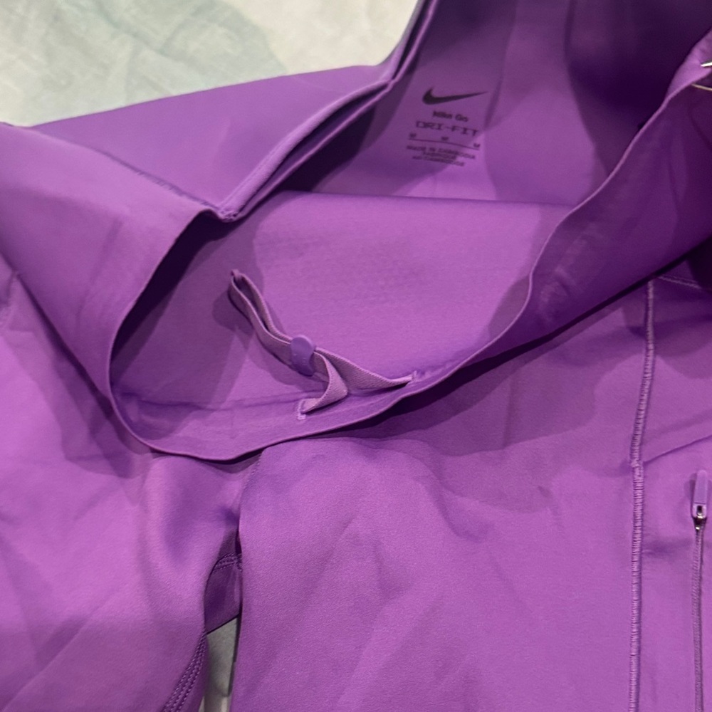 Nike Go Women's high Waisted 8” Purple Bike Shorts - Picture 4 of 4